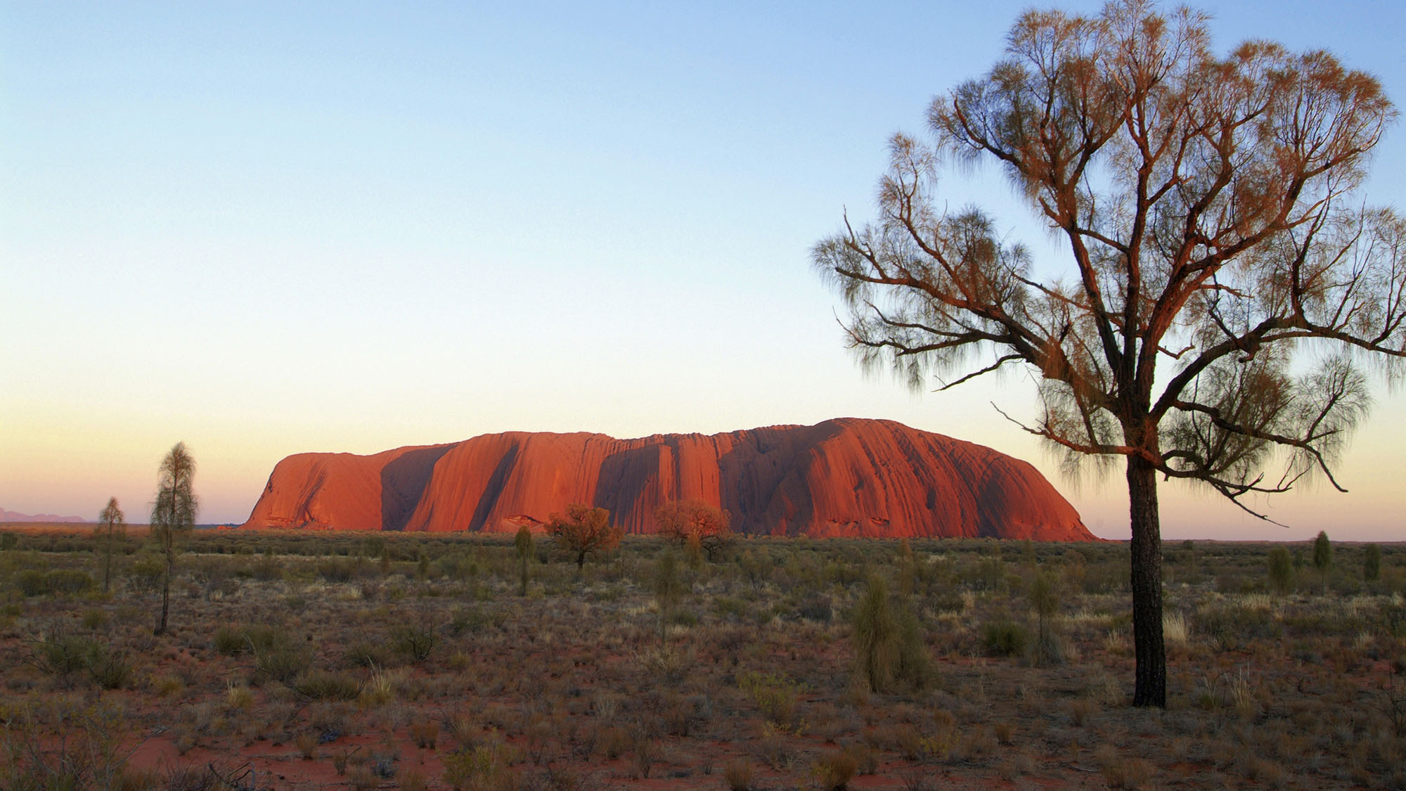 Alice Springs & Uluru Short Stay with West MacDonnell Ranges for 2 people